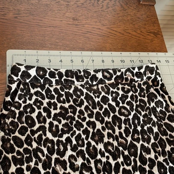Sanctuary leopard print mini skirt. - Picture 4 of 6